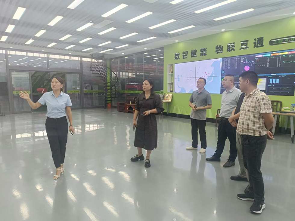 On September 14th, Sichuan customers came to visit the company