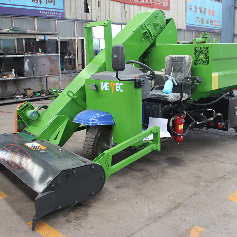 Self-propelled Manure Truck