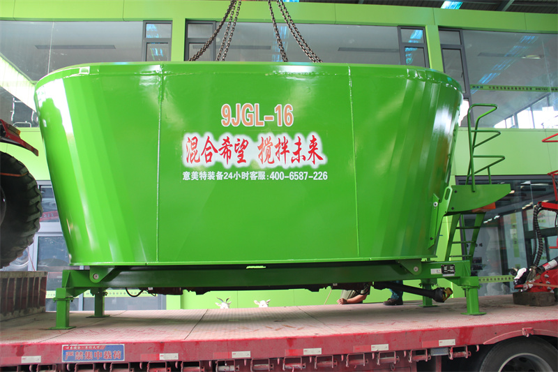 16CBM Vertical Cattle Feed Mixer Wagons