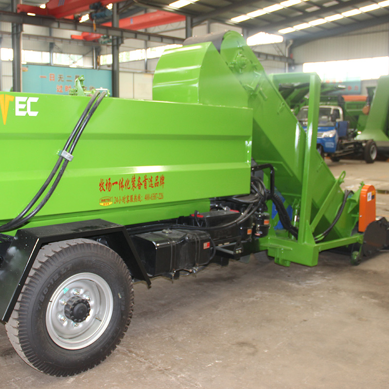 Self-propelled Manure Truck